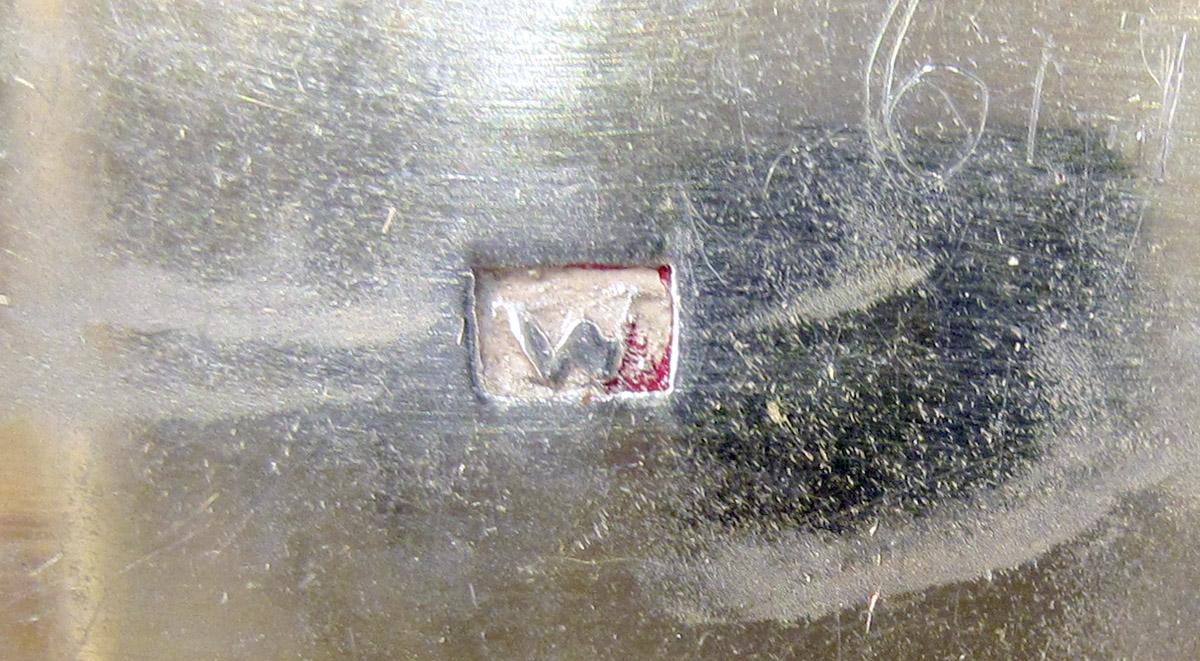 1961.1431 Flint and steel mark