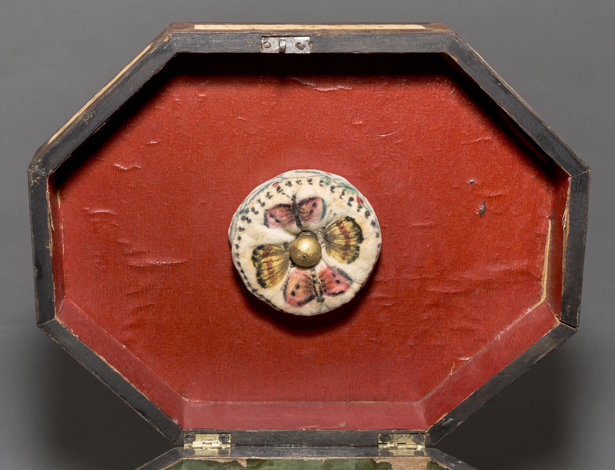 1961.1445 A Box, interior, detail 1