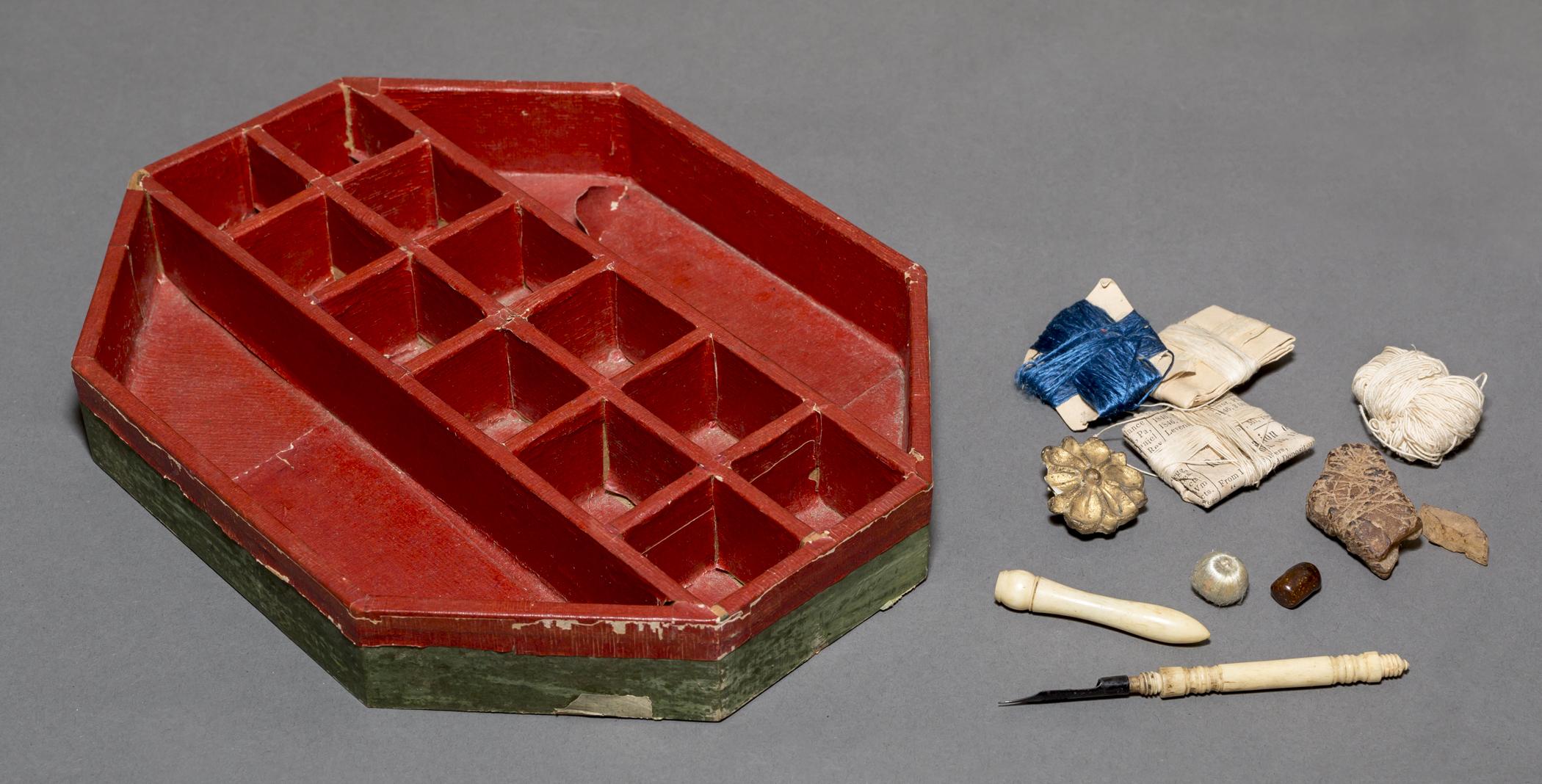 1961.1445 B Tray, with contents