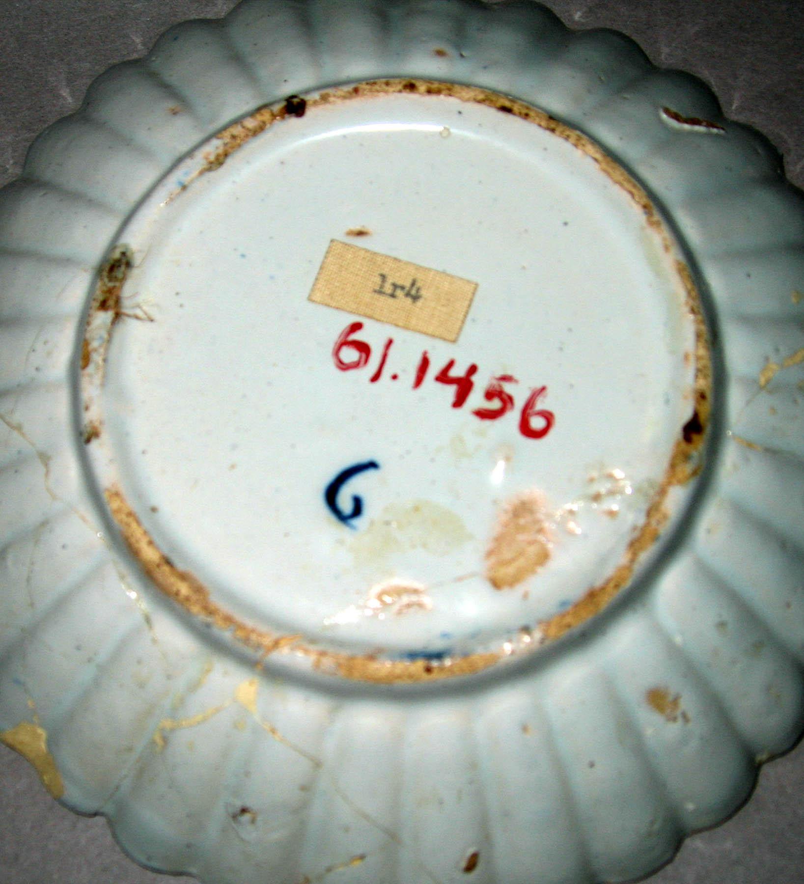 1961.1456 Delft dish (underside)