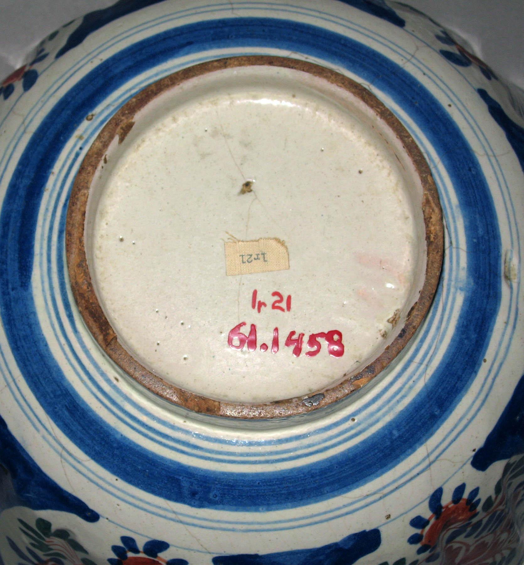 1961.1458 Delftware bowl (underside)