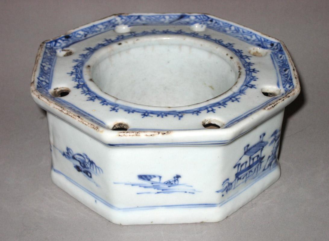 1961.1460 Inkstand view3