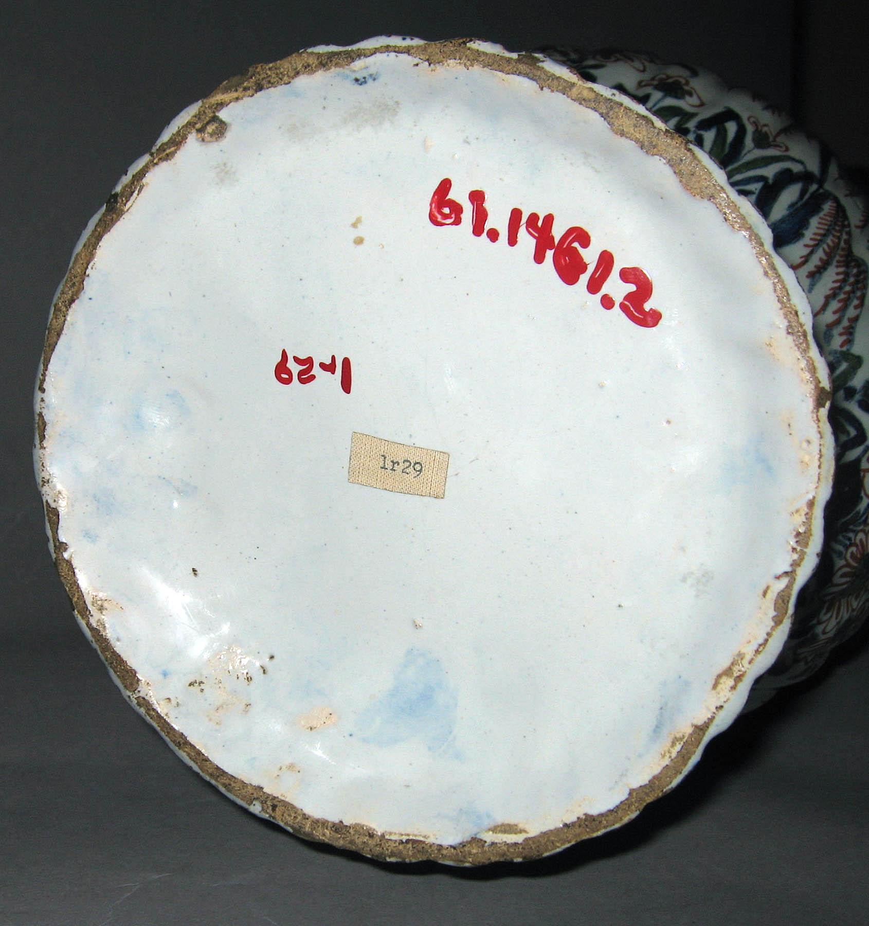 1961.1461.002 Delftware vase (underside)