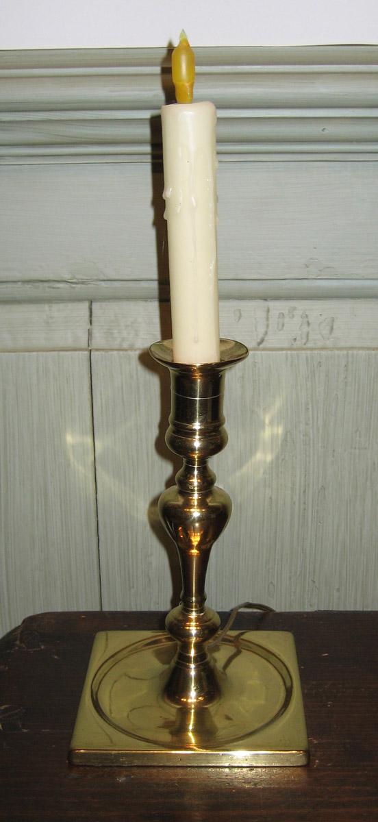 1961.1472.001 Candlestick