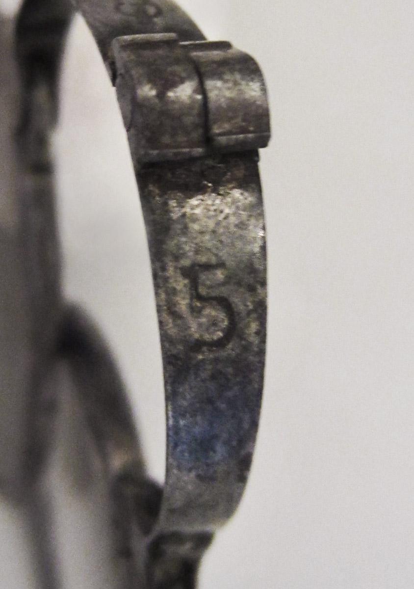 1961.1478 B Pince-nez, mark