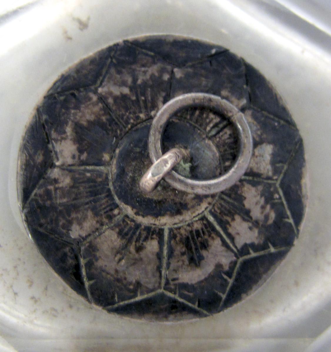 1961.1479 B Silver and Glass bottle detail