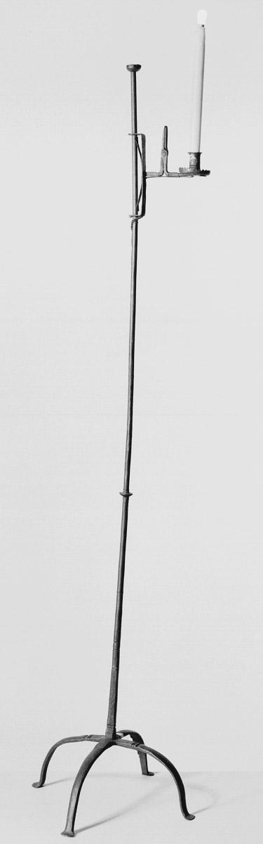 1961.1544 Candlestand