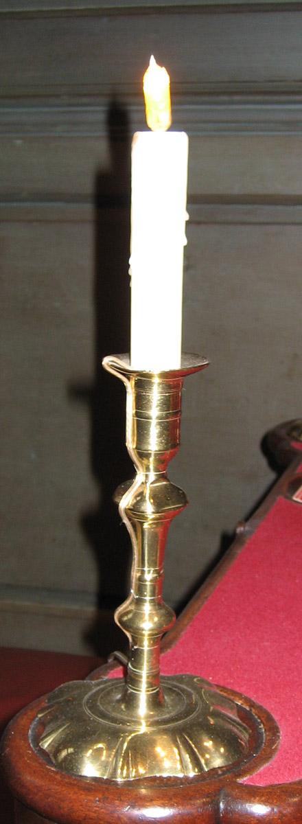 1961.1560.002 Candlestick