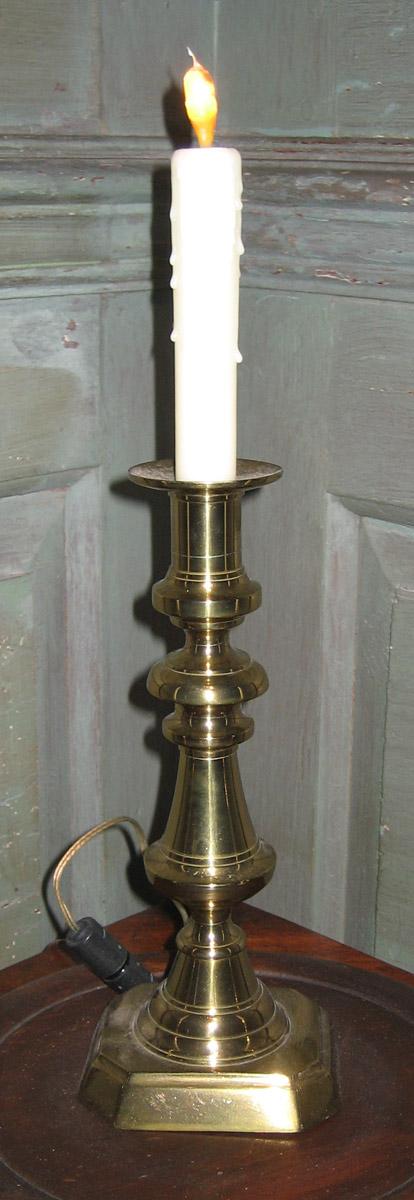 1961.1564.001 Candlestick