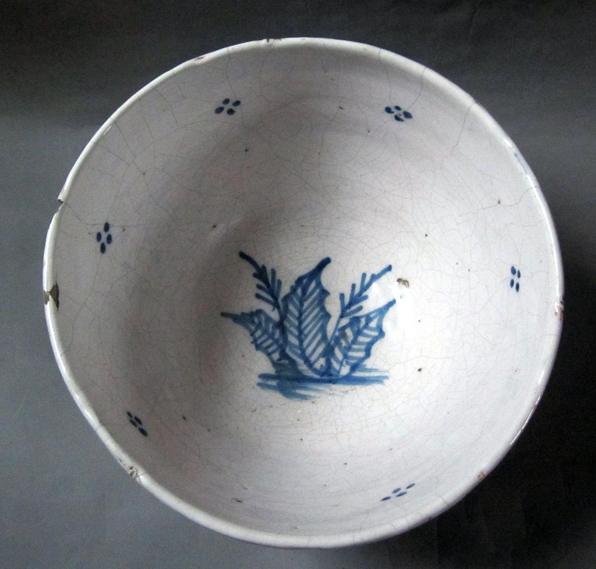 1961.1587 Delft bowl top