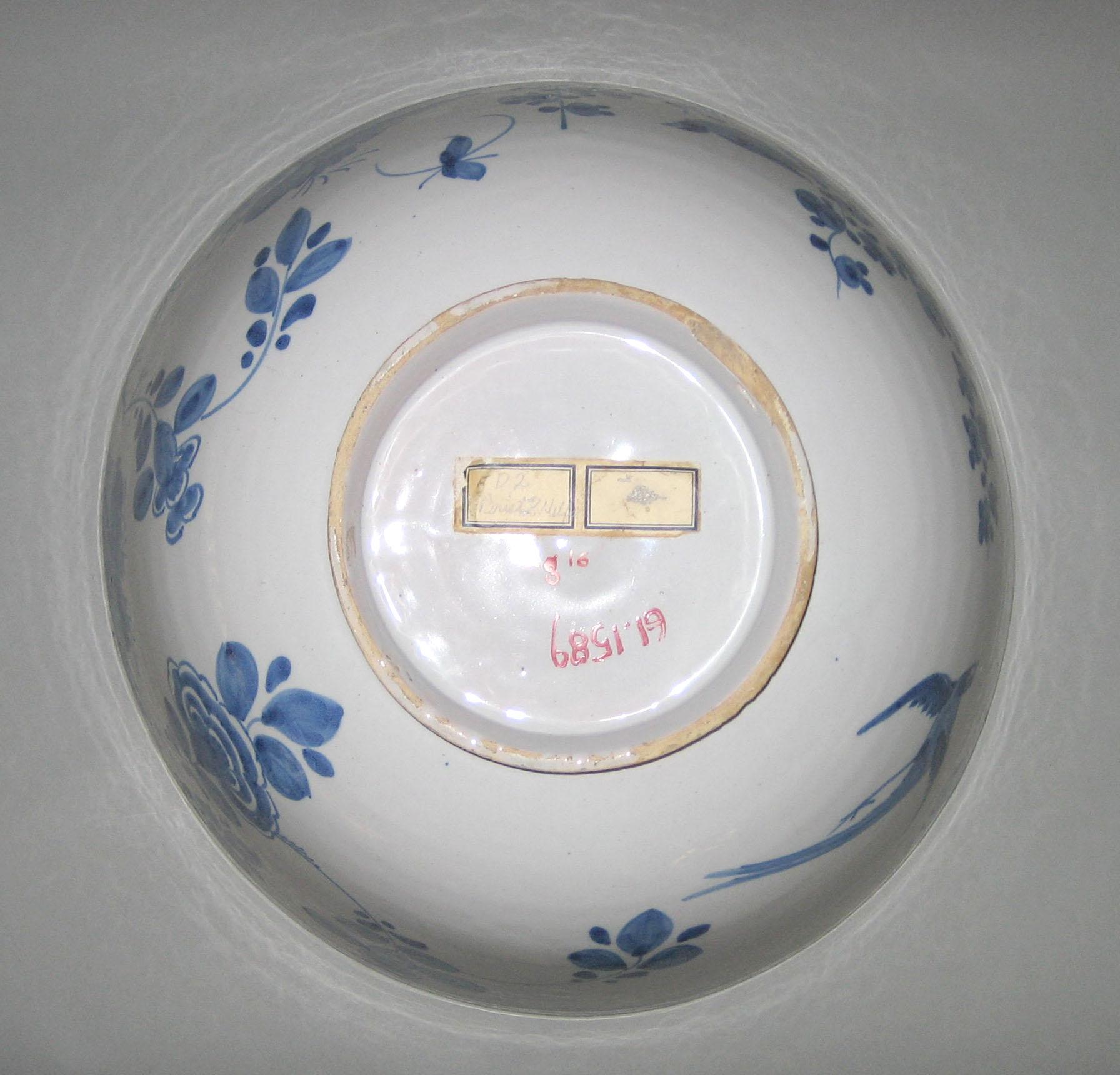 1961.1589 Delft punch bowl bottom