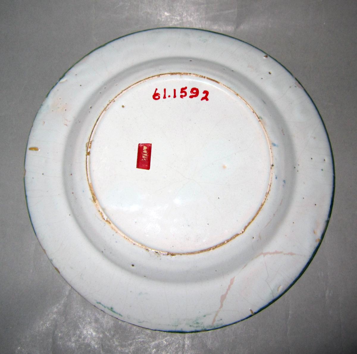 1961.1592 Delft plate underside