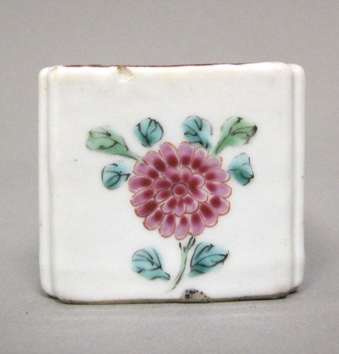 1961.1593.001 Porcelain inkwell face two