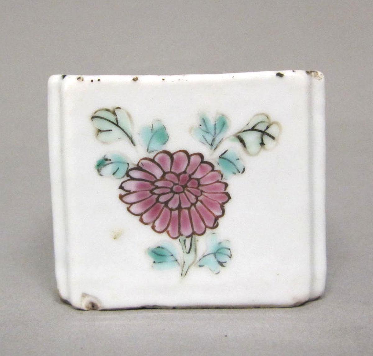 1961.1593.002 Porcelain sander face two