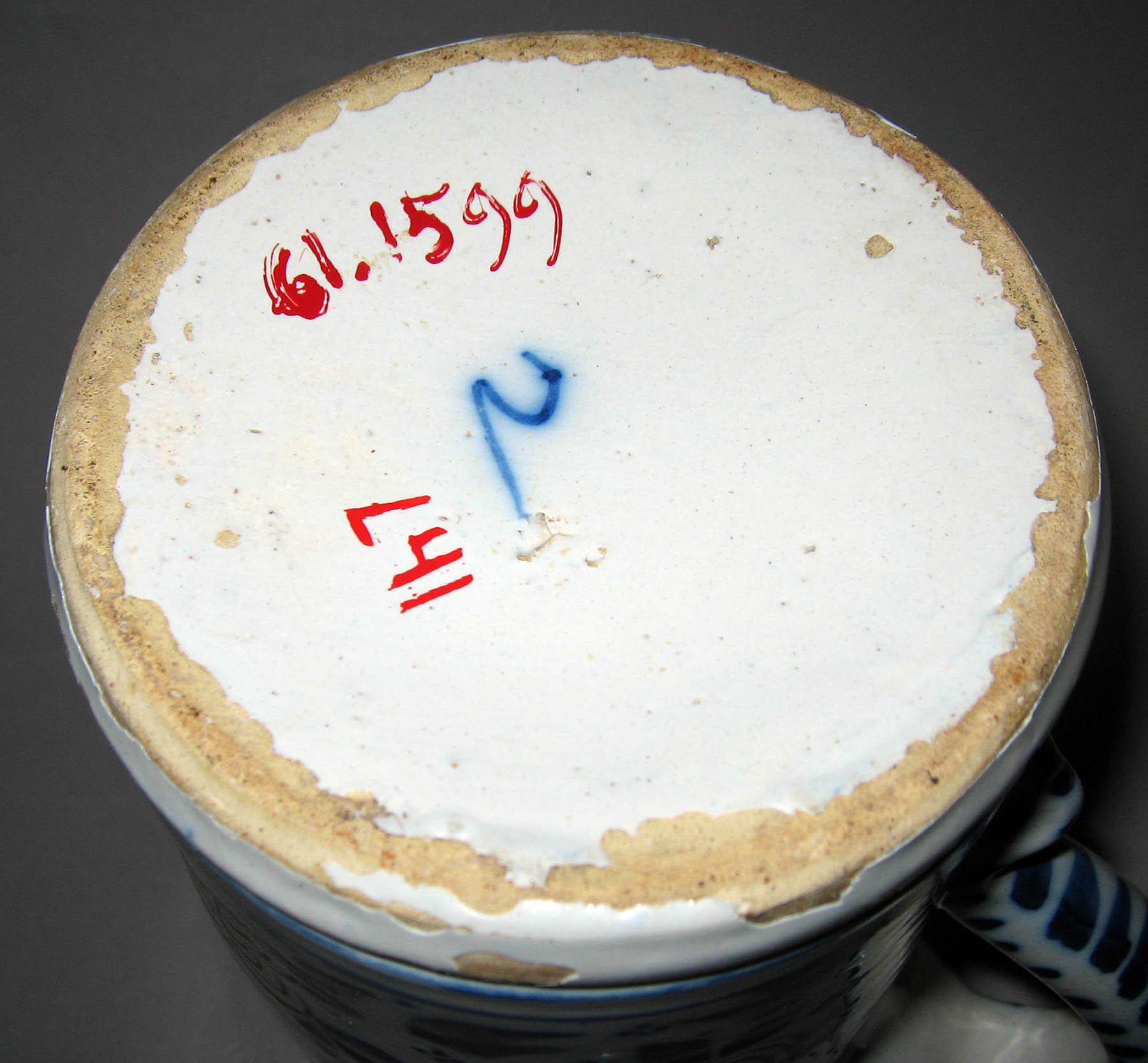 1961.1599 Delftware mug (underside)