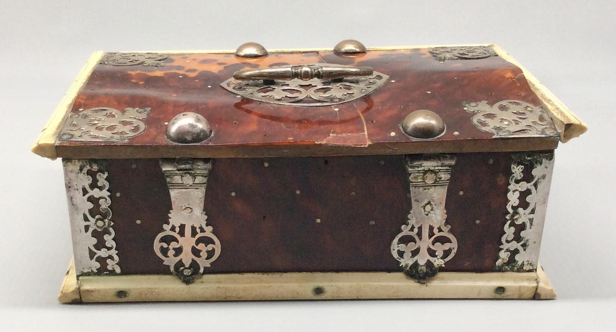 1961.1614 Box, view 4