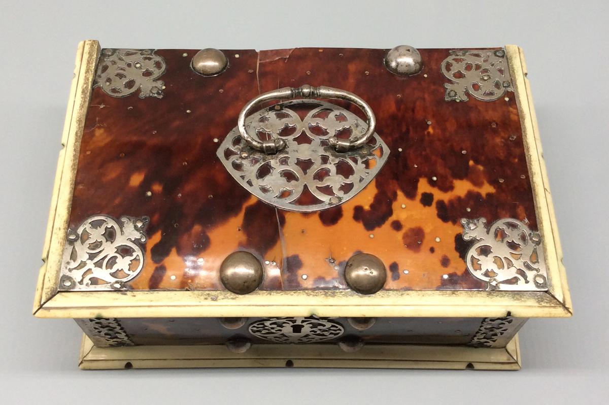 1961.1614 Box, view 5