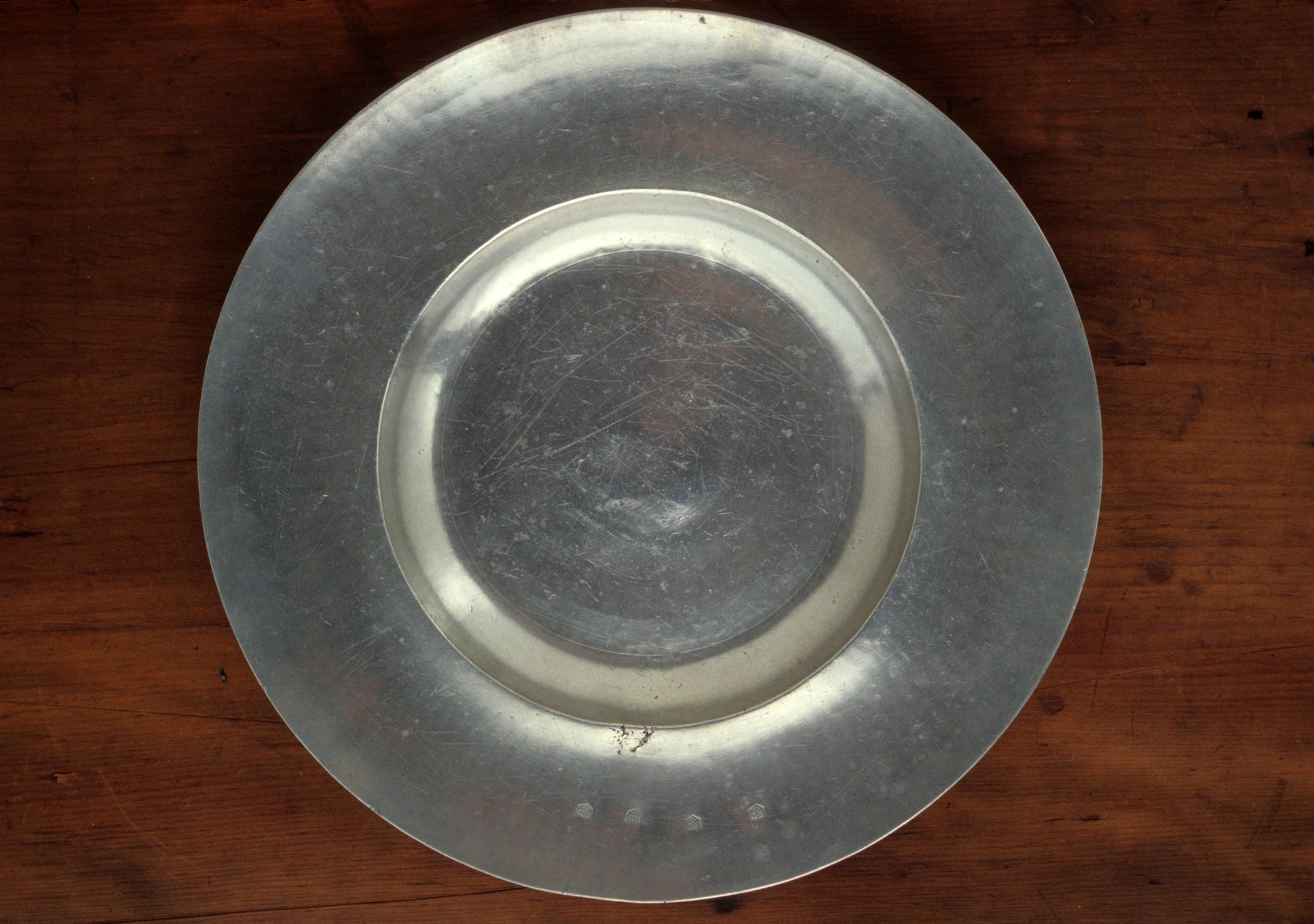 1955.0060.001 Pewter dish