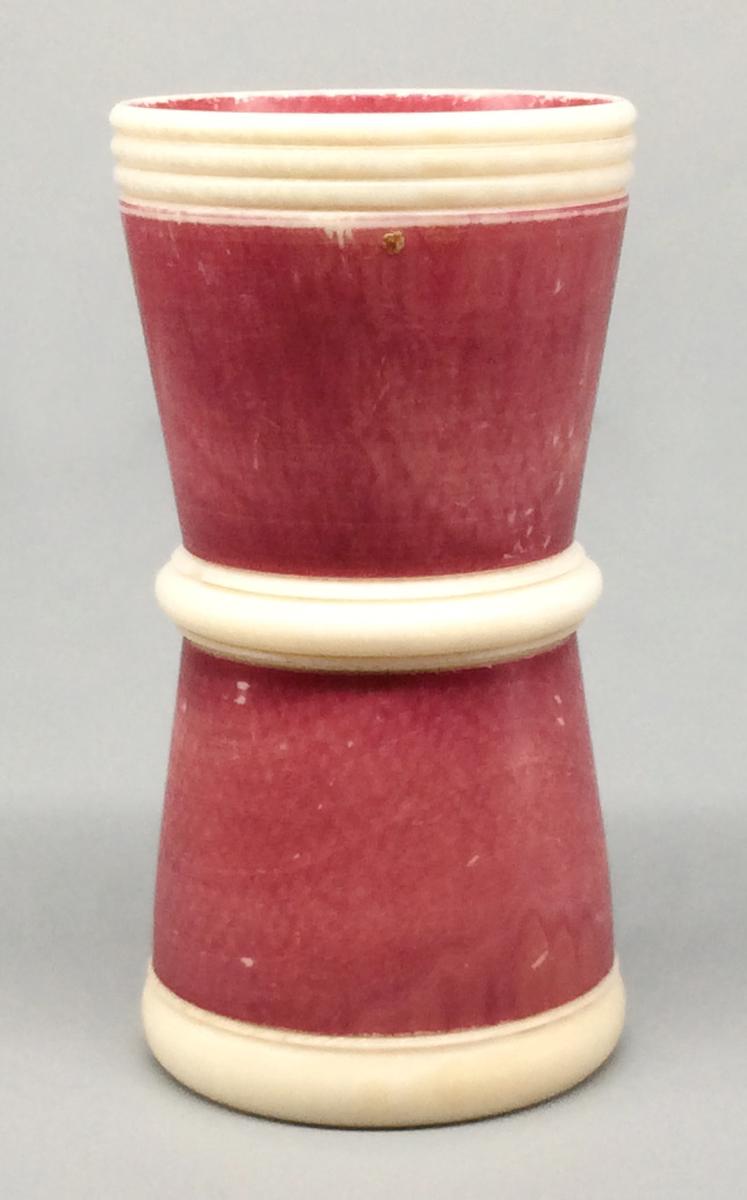 1961.1620.001 Dice cup, view 1