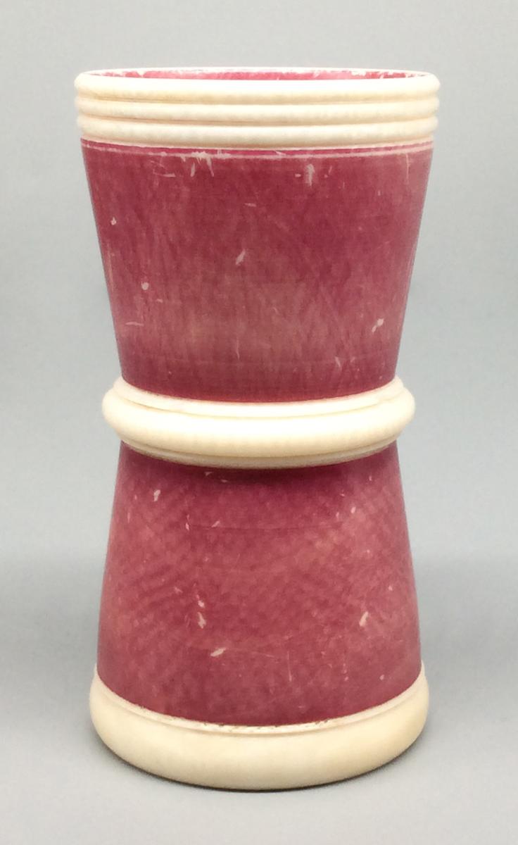 1961.1620.001 Dice cup, view 2
