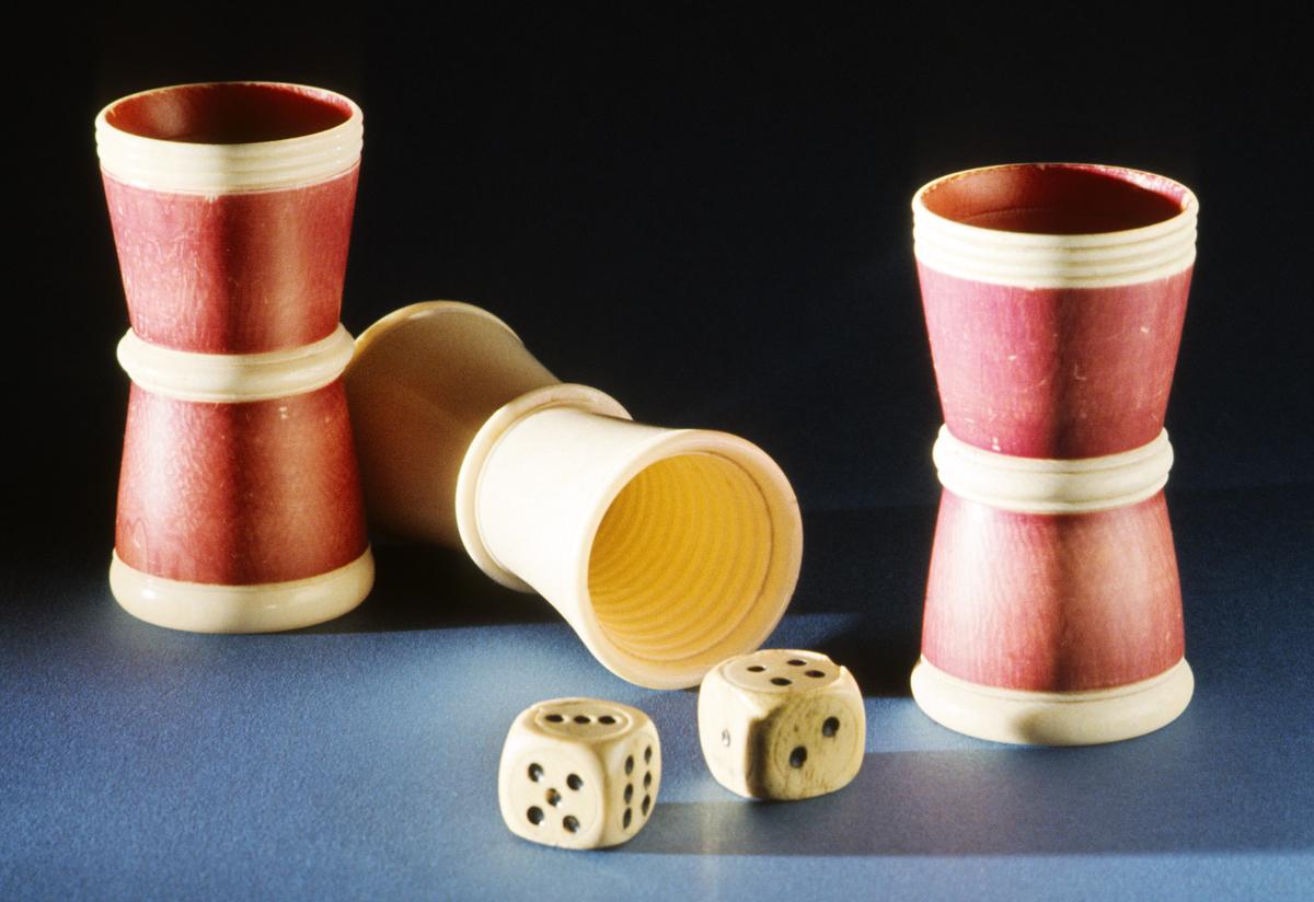 1961.1620.001, .002 Dice Cups