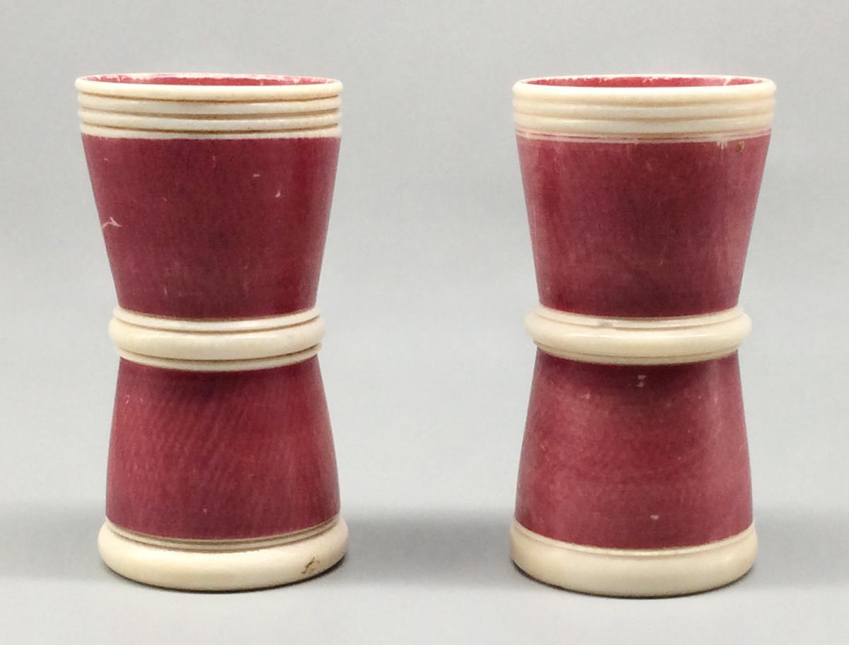 1961.1620.001-.002 Dice cup, view 1