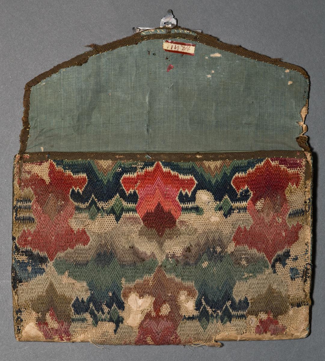 1961.1624 Pocketbook, Inside
