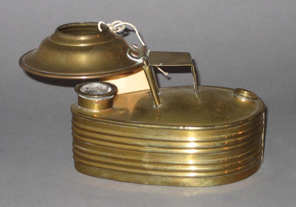 1961.1626 Lamp