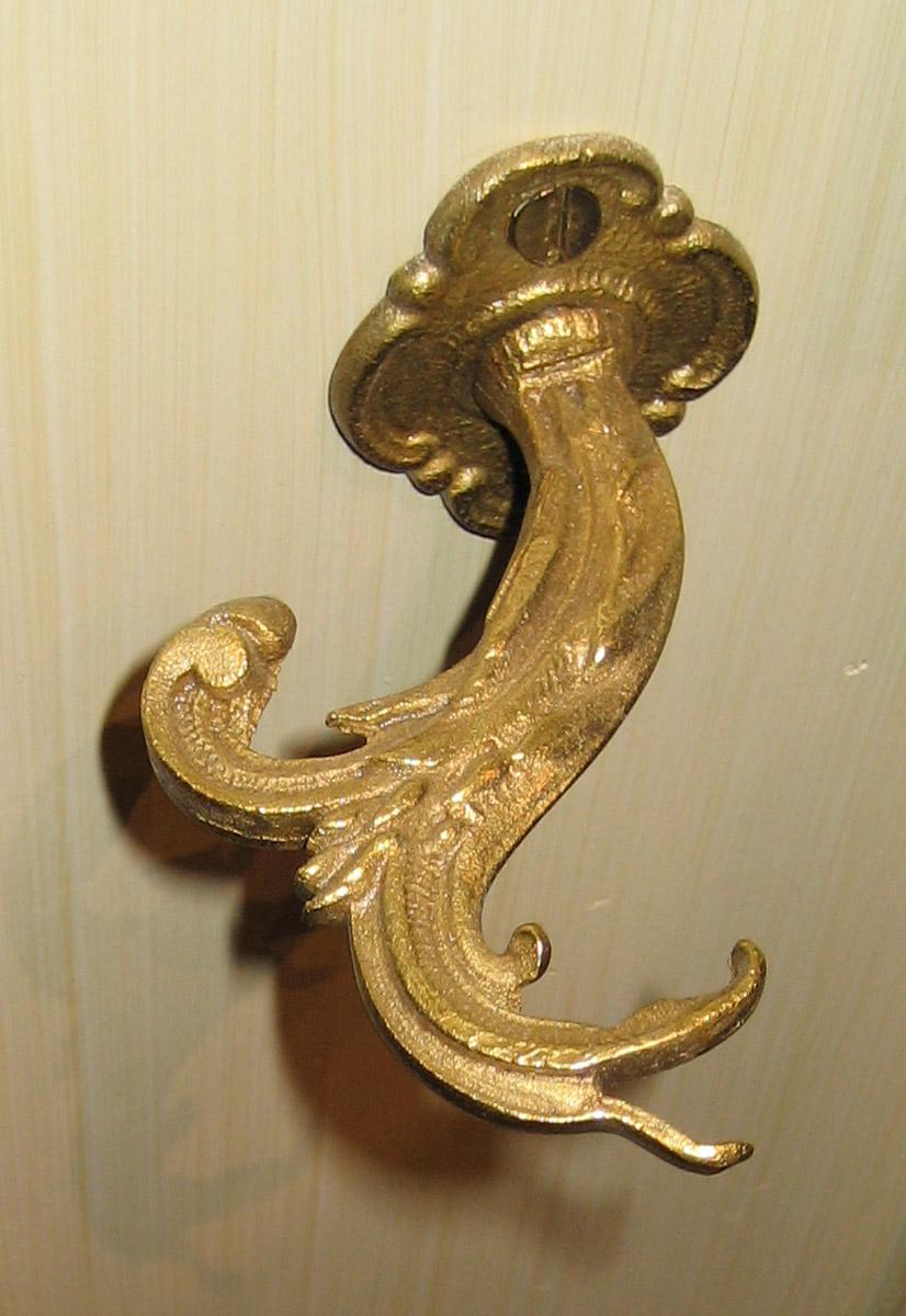 1961.1652 Jamb Hook