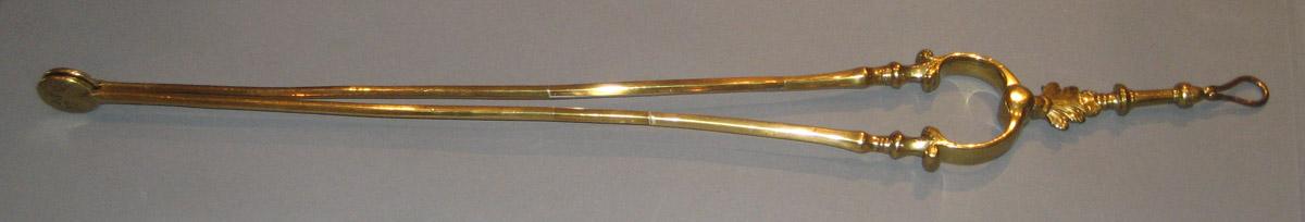 1961.1653 Tongs