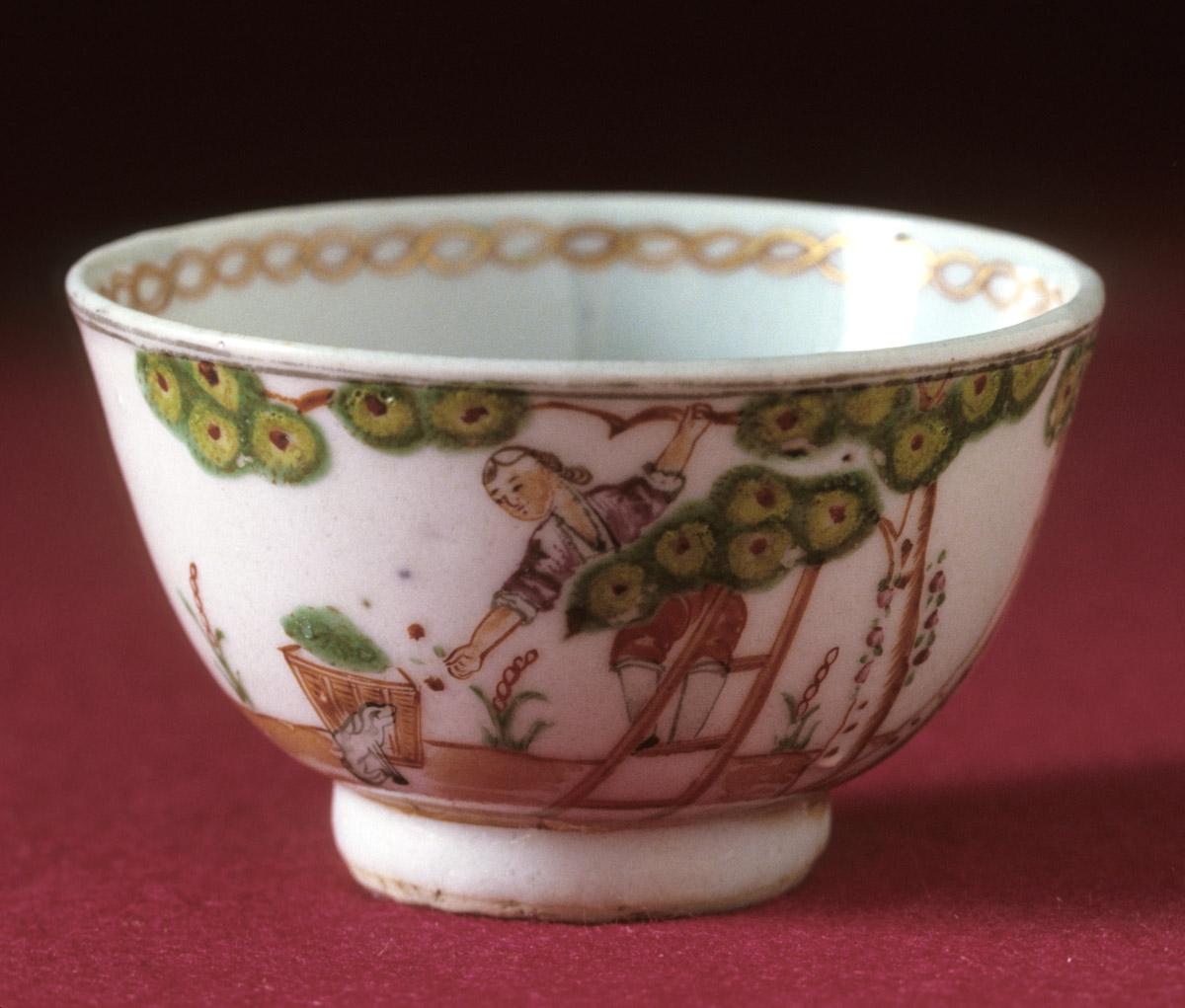 1961.1672 a Teabowl, view 3