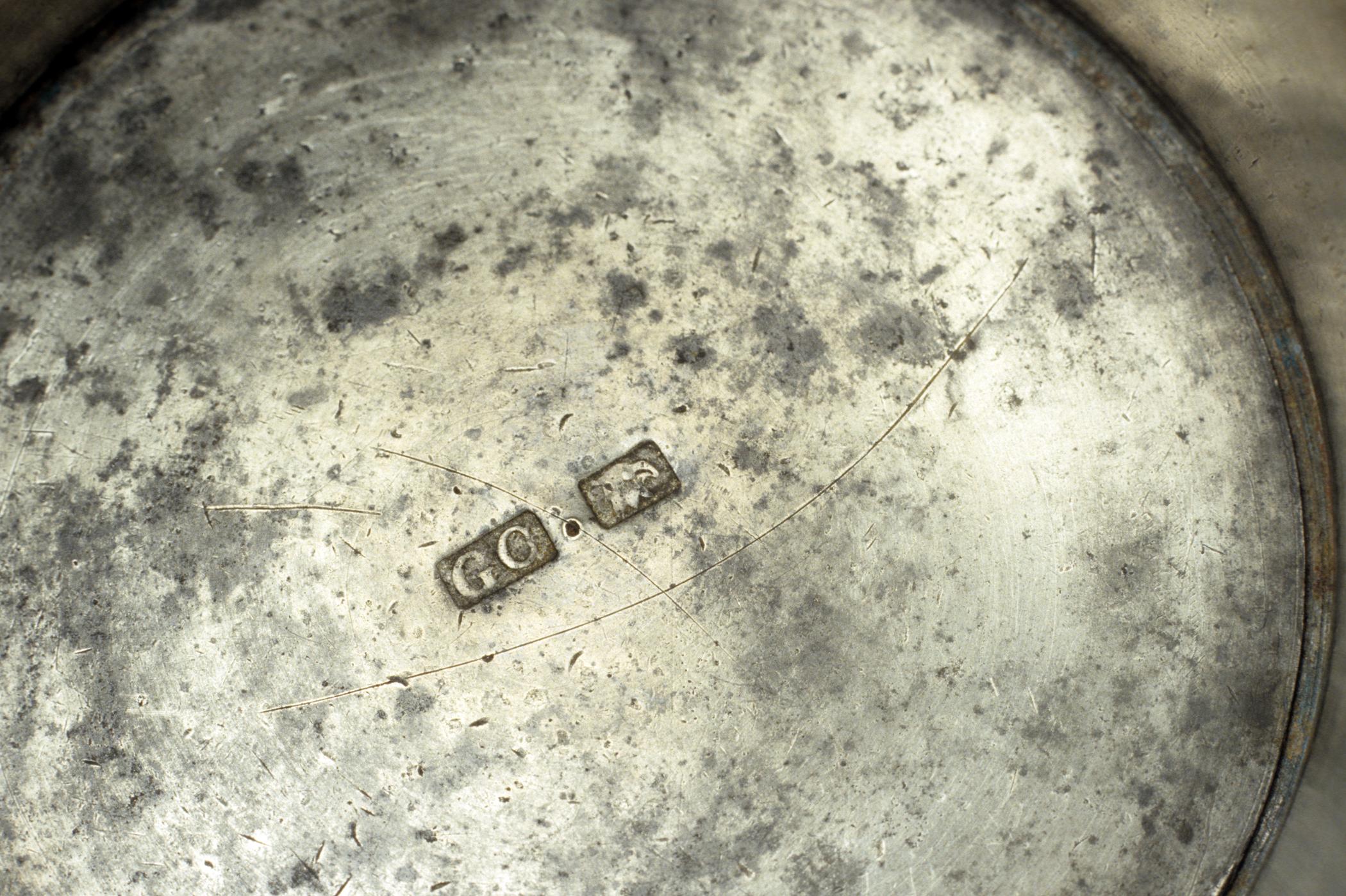 1961.1681 Pewter beaker (mark)