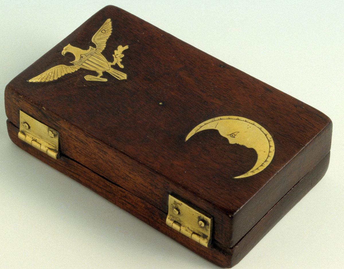 1961.1689 Compass, sundial underside
