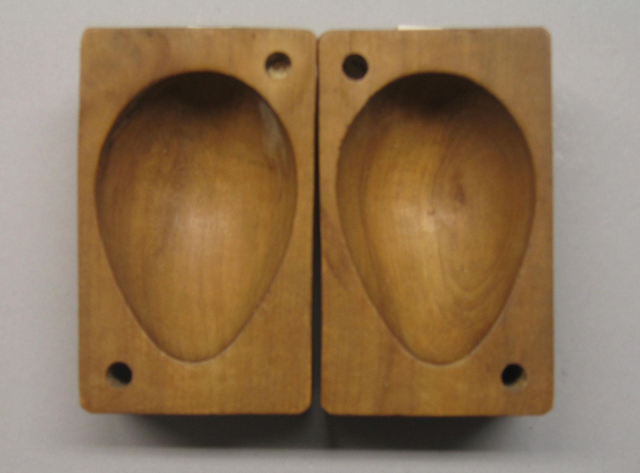 1961.1707 Sugar mold