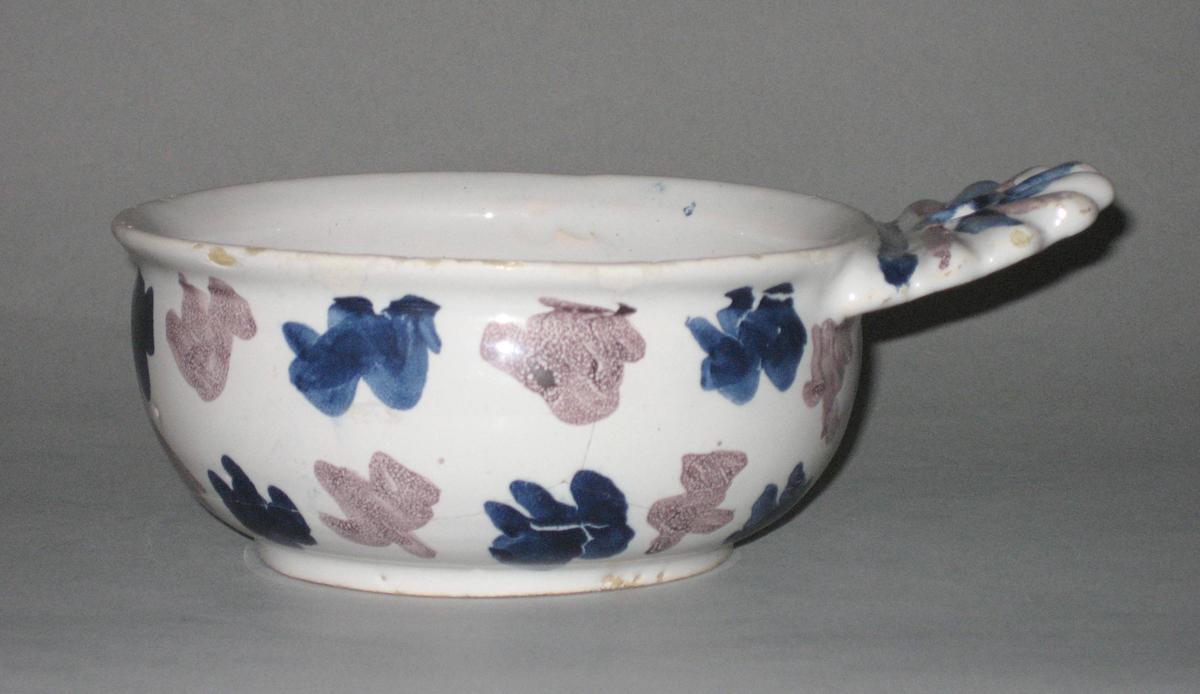 1961.1727 Delftware porringer