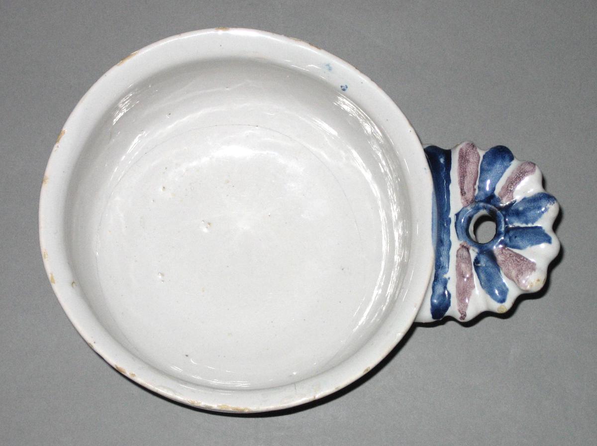 1961.1727 Delftware porringer top