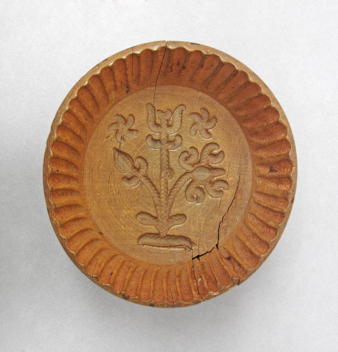 1961.1735, Butter mold, top