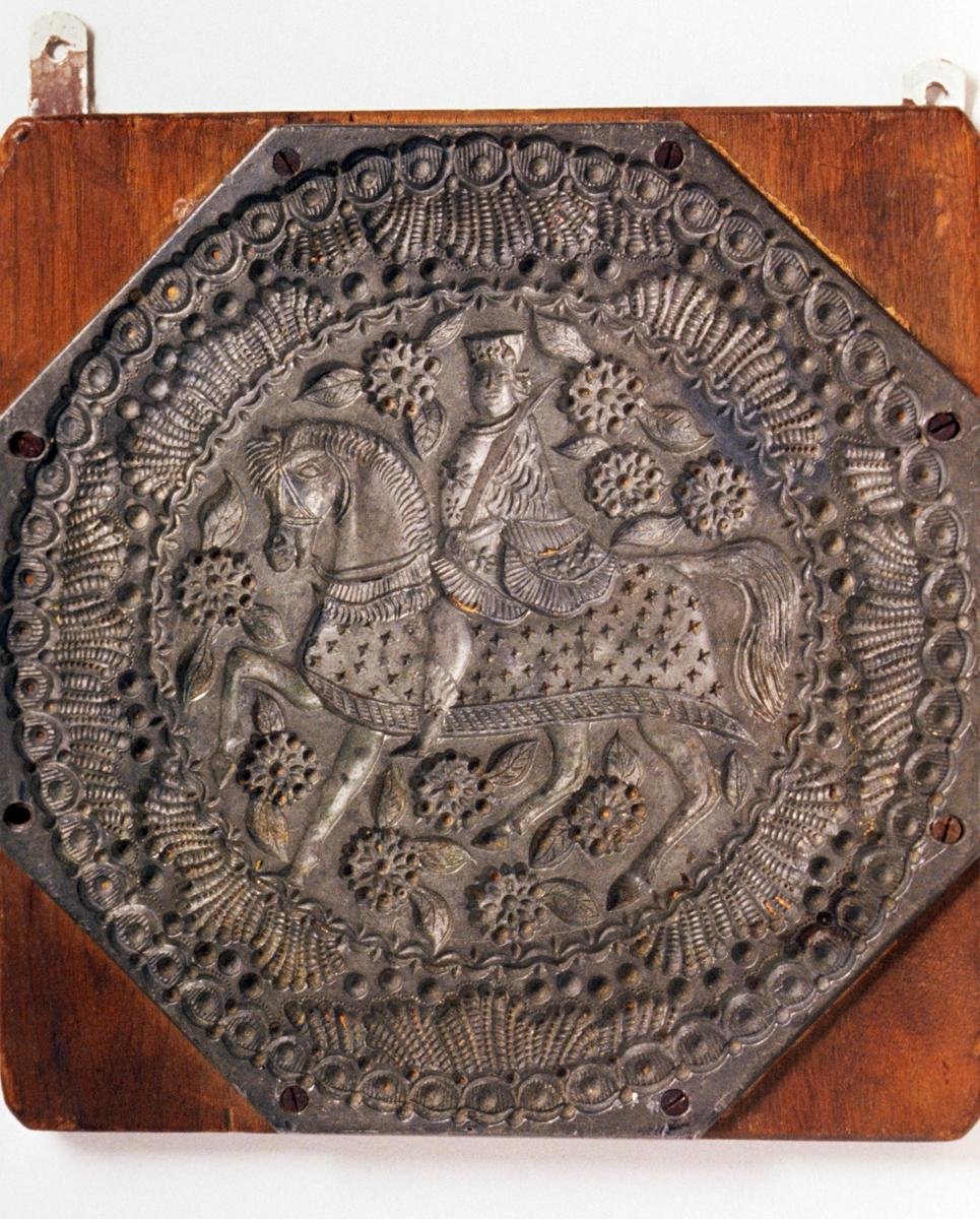 1961.1740 Bake Mold