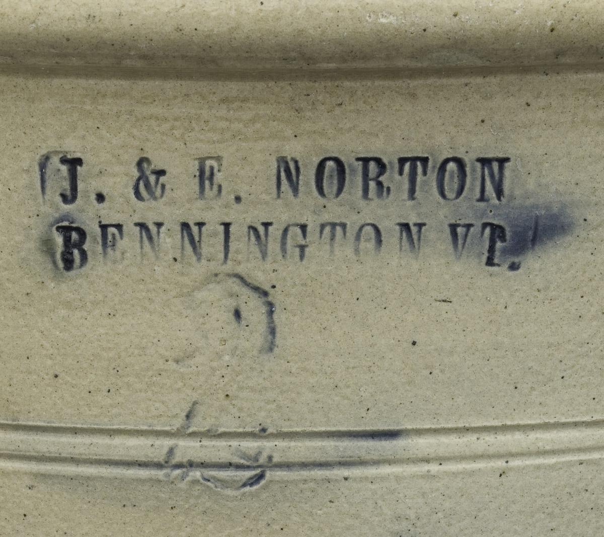 1962.0010 Crock, Pot (detail inscription)