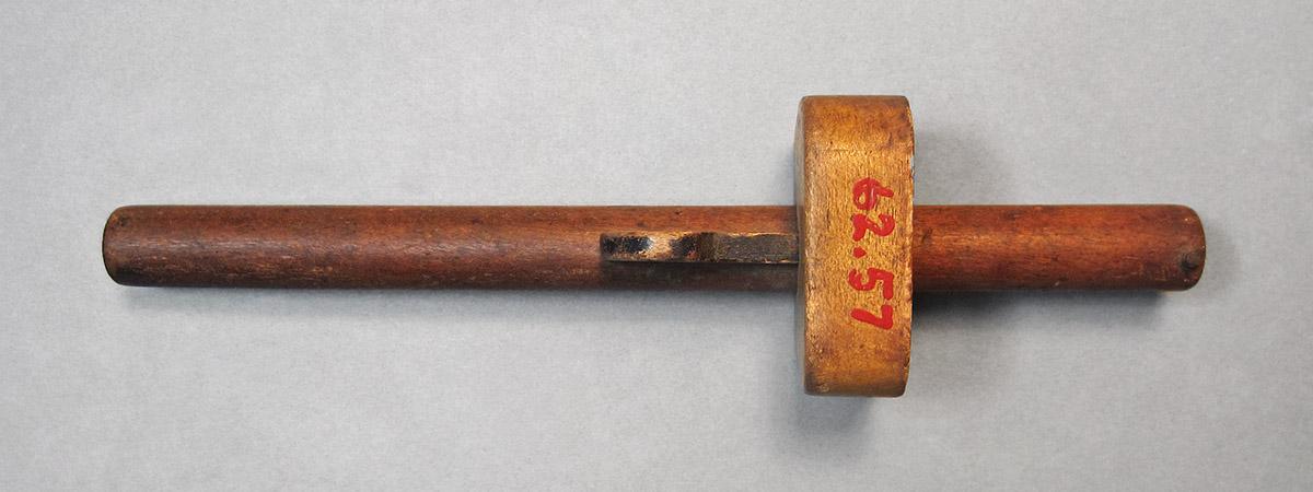 1962.0057, Gauge, side 1