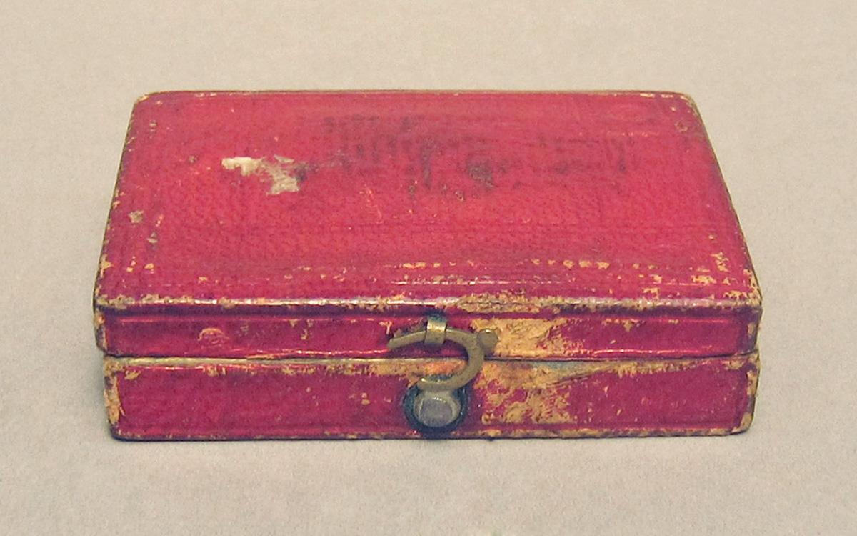 1962.0084 B, Case, Overall closed