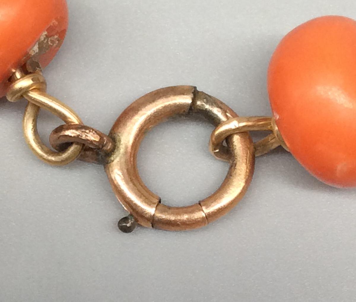 1962.0085.002 Necklace, detail 1