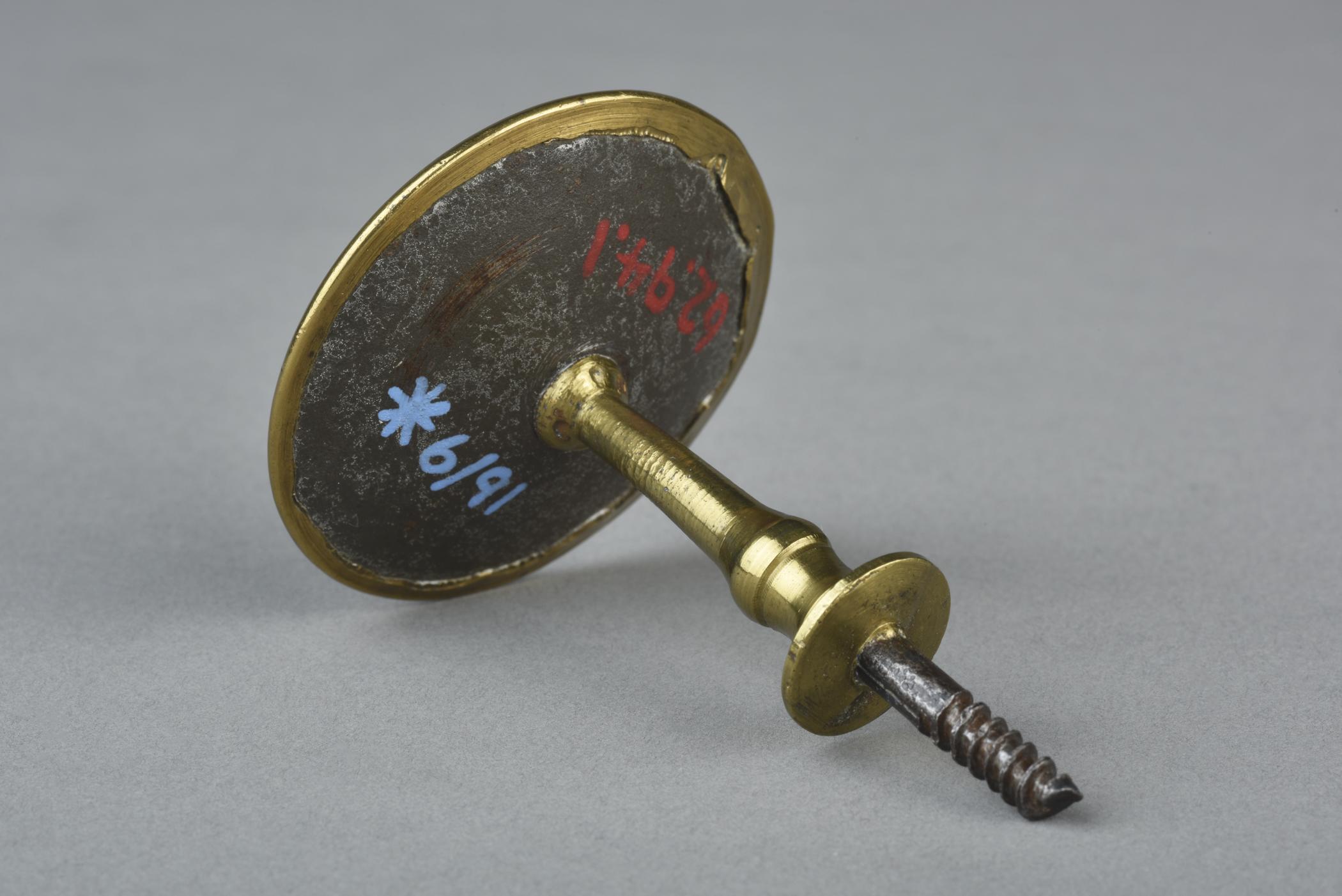 1962.0094.001 Cloak pin, view 2