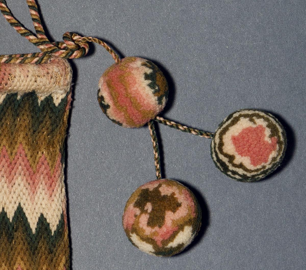 1962.0109 Purse, Detail 2