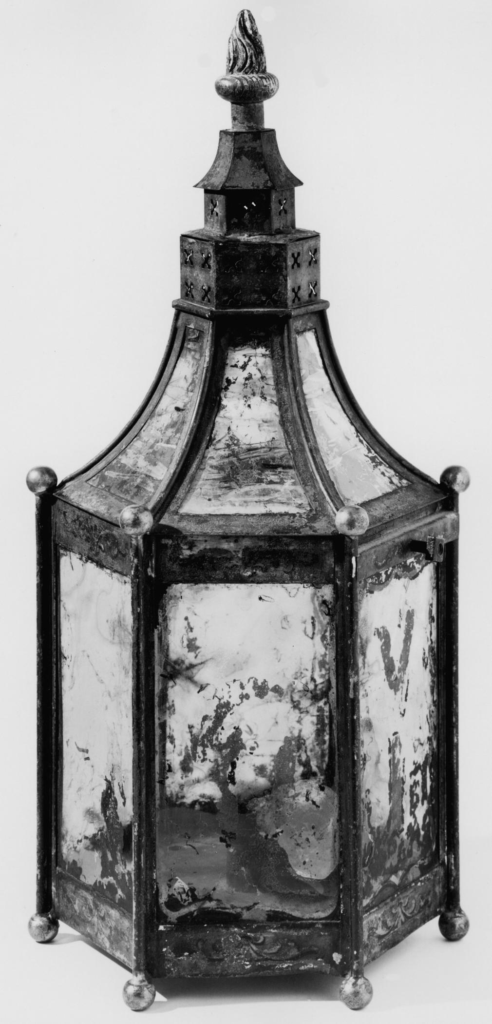 1962.0112 Lantern