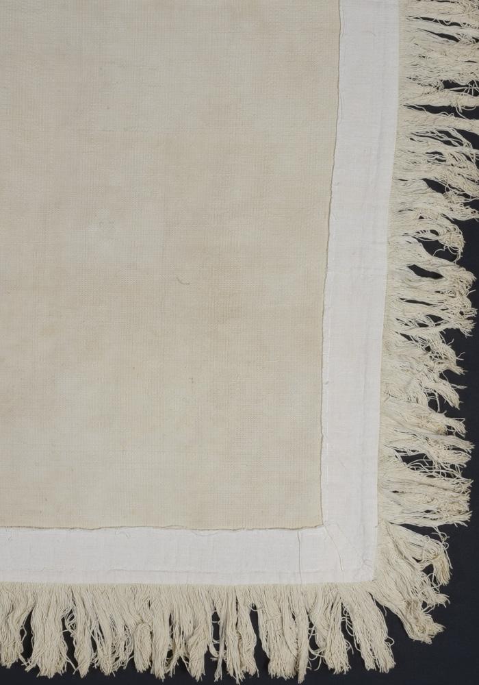 1962.0123 Bedcover, detail 3