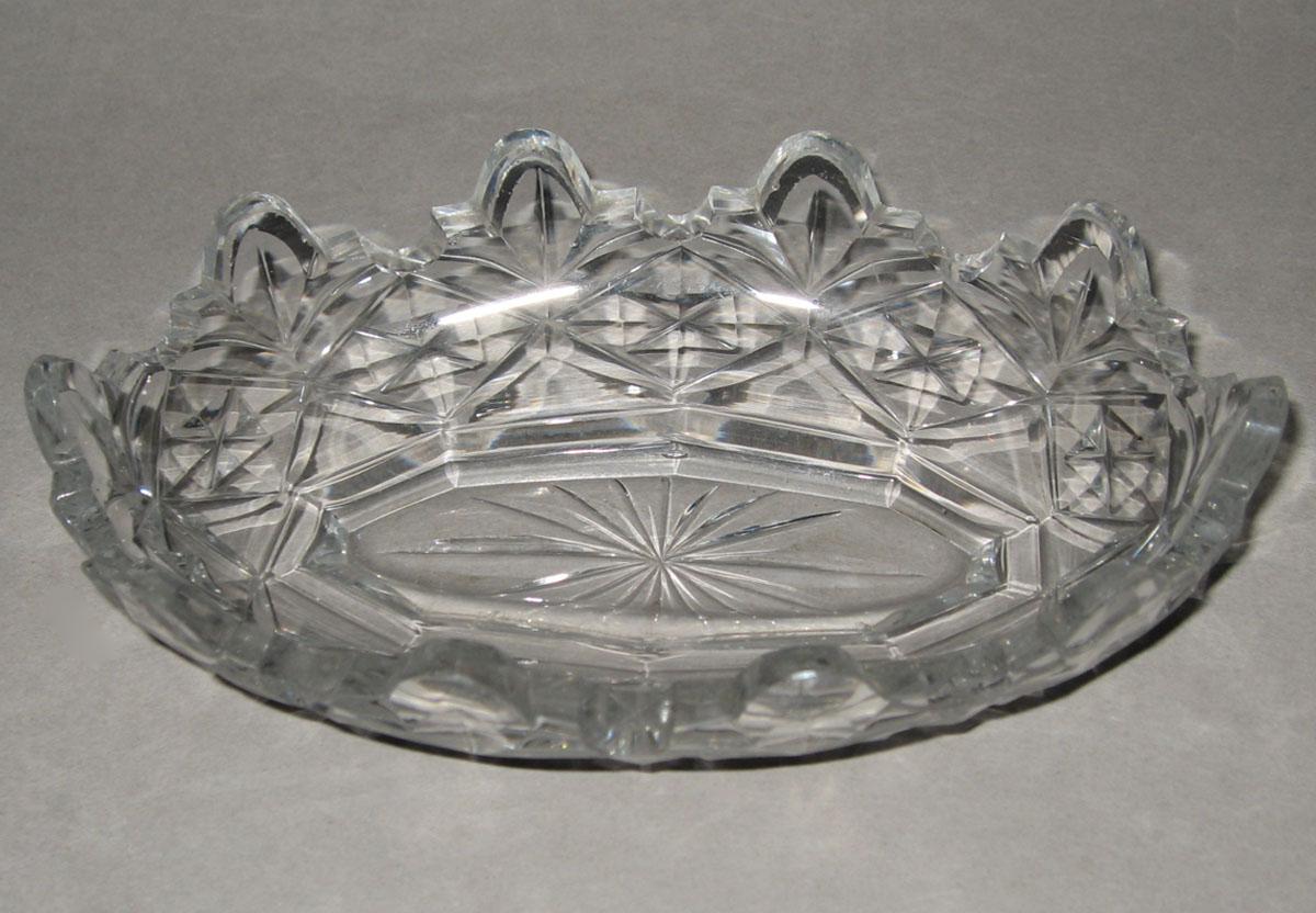 1962.0153.001 Lead glass dish