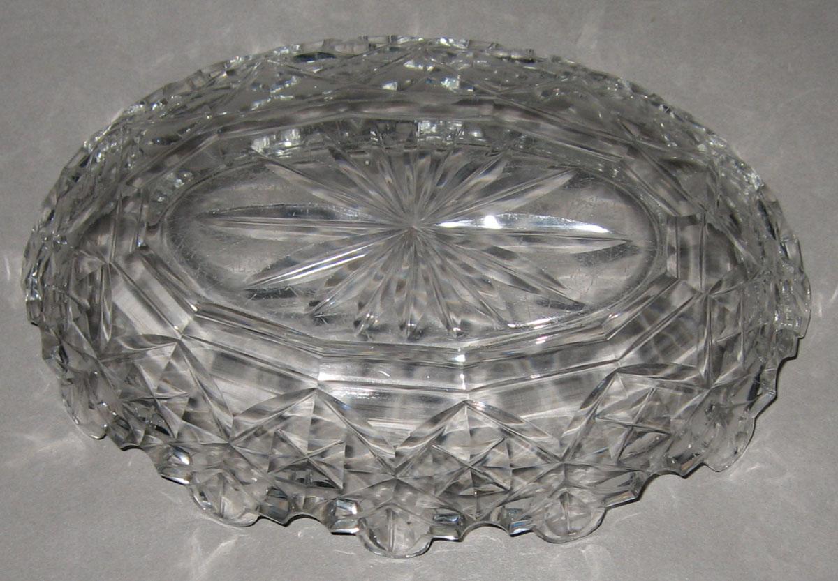 1962.0153.003 Lead glass dish (underside)