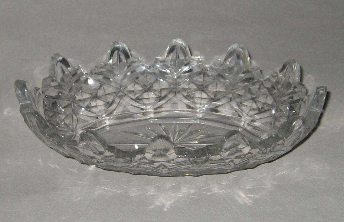 1962.0153.004 Lead glass dish