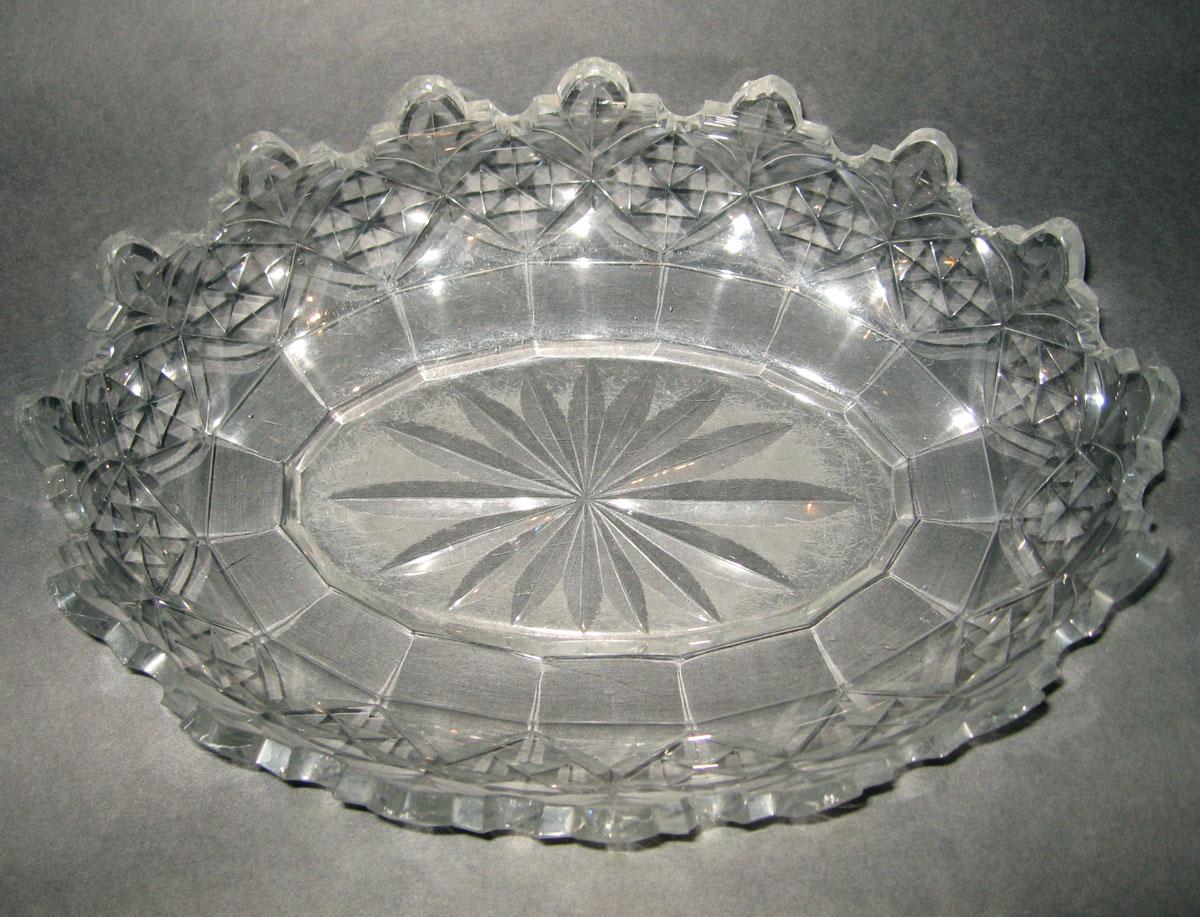 1962.0153.006 Glass dish